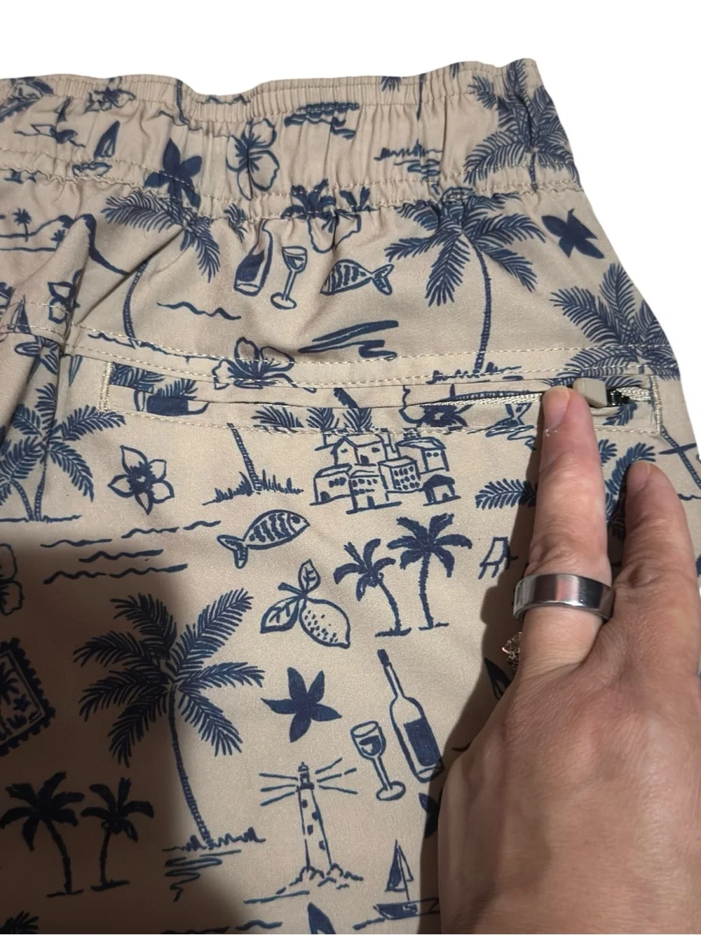 George Men’s Performance-Lined Sesame Seed Coastal Swim Trunk Shorts EUC